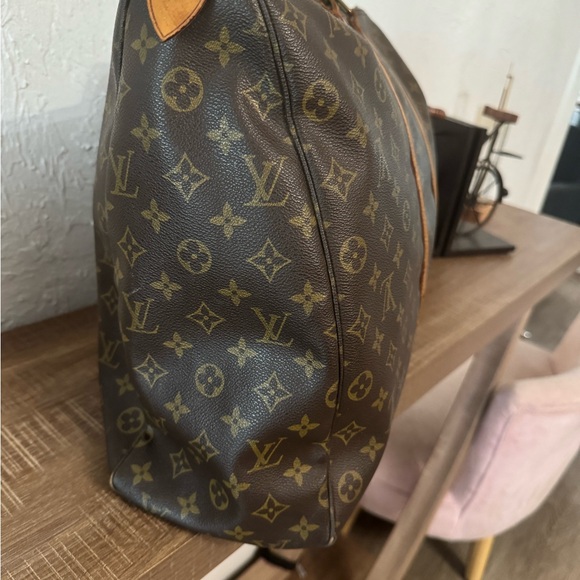 LOUIS VUITTON Flannery Travel Luggage 50 - Picture 5 of 10